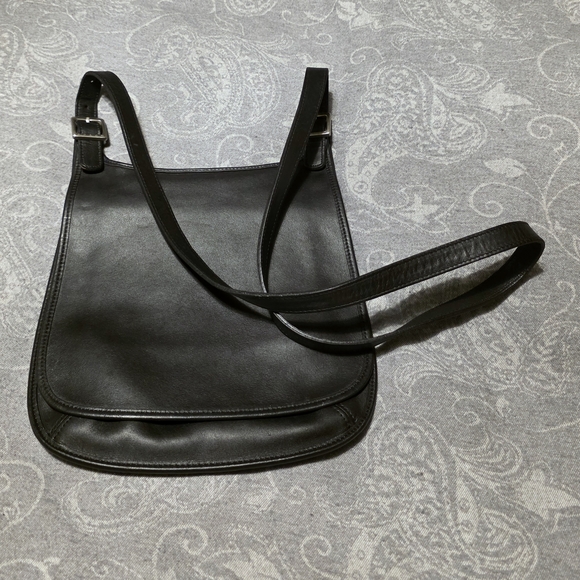 Vintage Coach Slim Hippie Flap Saddle Bag (Style 9135) - Picture 5 of 13